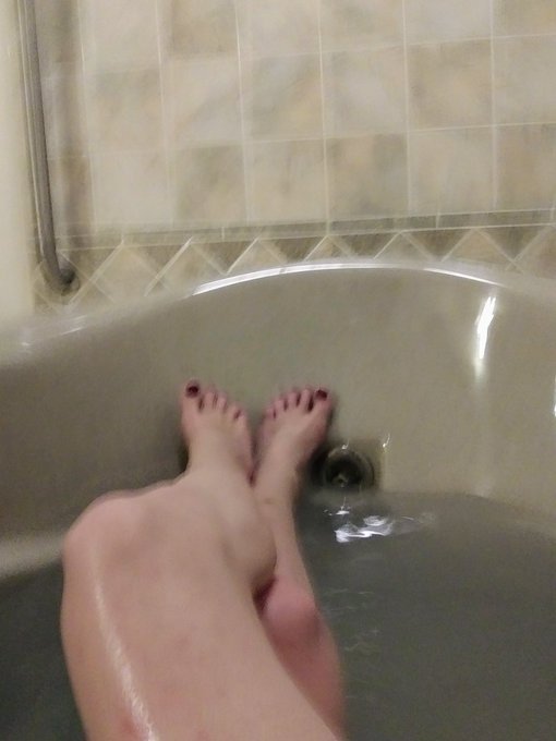 Pedicure + bubble bath + jacuzzi tub... All before lunch 😍😎🤩🤯 https://t.co/aAEEq1q2Rs<a href="/tag/transisbeautiful"class="tags"><span>#transisbeautiful</span></a><a href="/tag/mtf"class="tags"><span>#mtf</span></a><a href="/tag/girlslikeus"class="tags"><span>#girlslikeus</span></a>