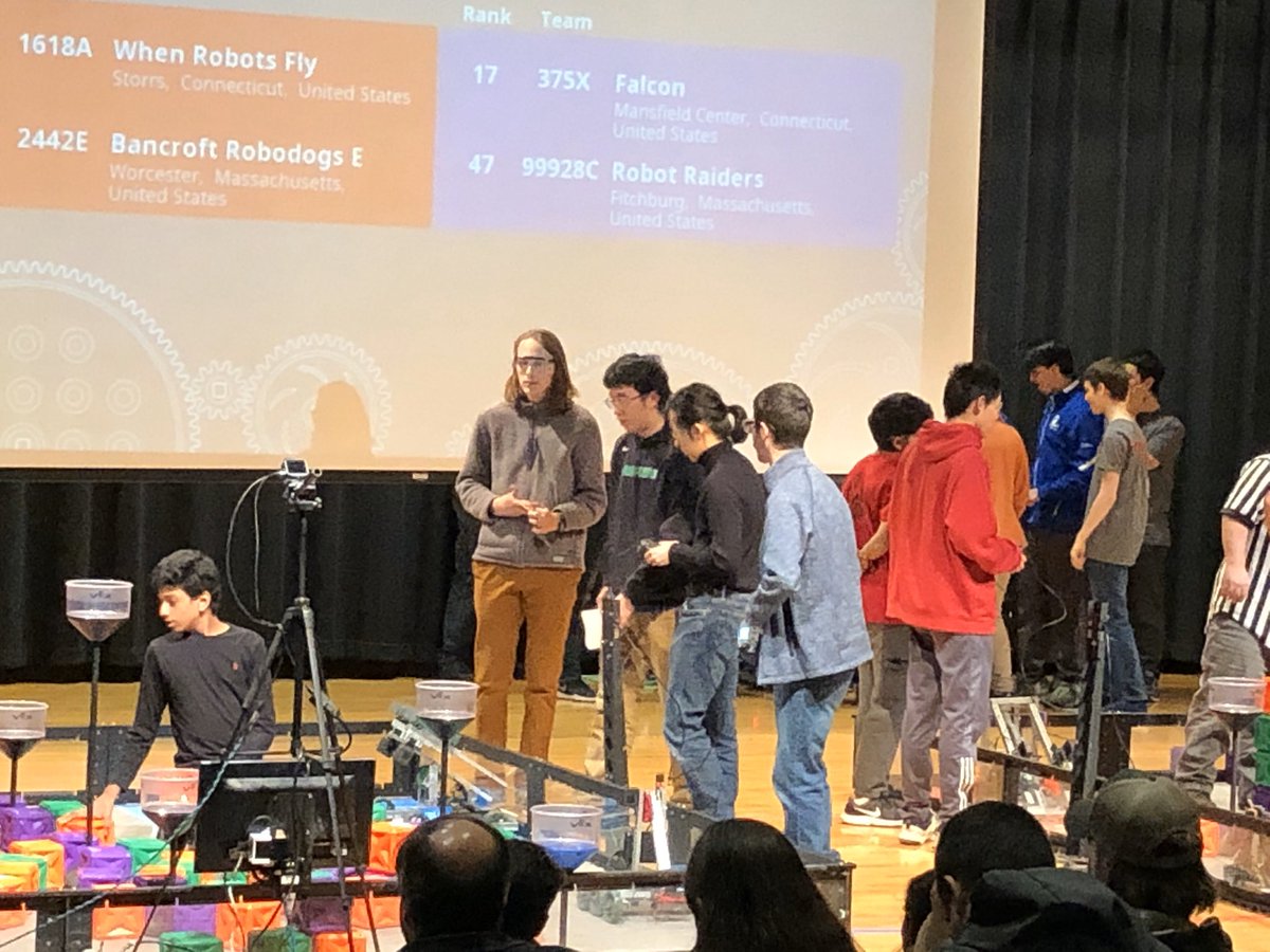 jneudel's tweet photo. Congrats to @brimmerandmay Gator Robotics! The team is heading into the quarterfinals URI @VEXRobotics Regionals tournament. #STEAM Go Gators! 🐊🐊🐊 https://t.co/jemB7MqSFN