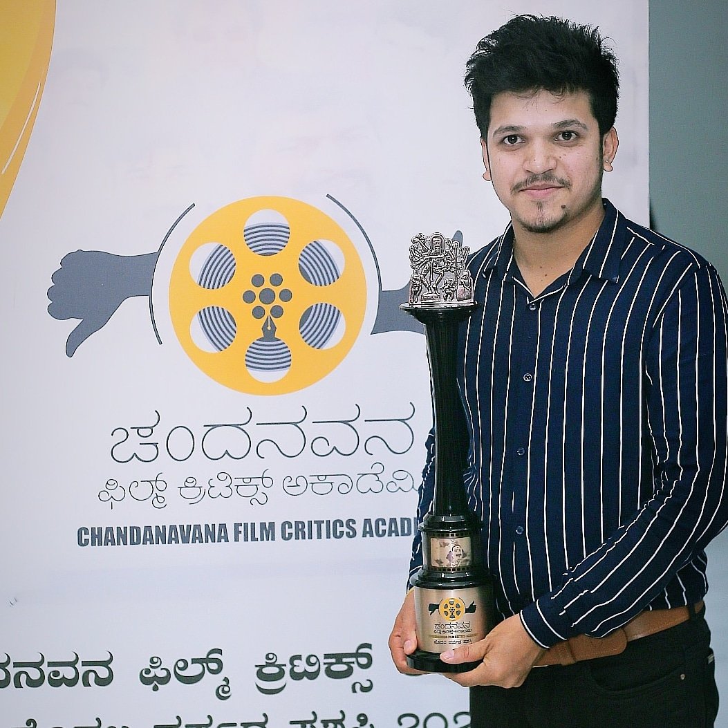 Best Lyricist award for #Innunubekagide in Chandavana critics award ...Thank u all for the support.