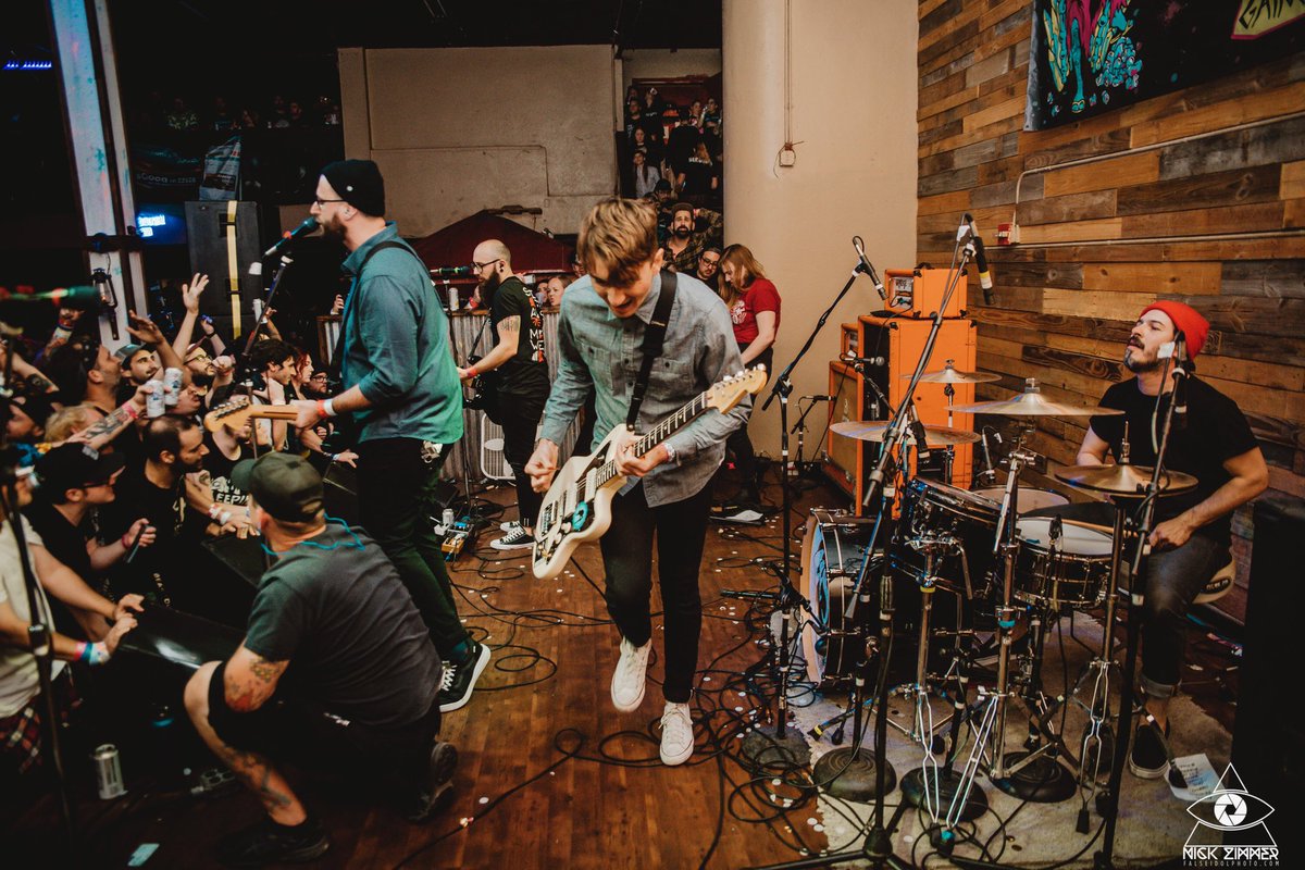 xzimbyx's tweet image. Yesterday @SpanishLuvSongs put out what will be everyone’s album of the year with “Brave Faces Everyone”

Here are some photos from @thefestfl that never made their way online.