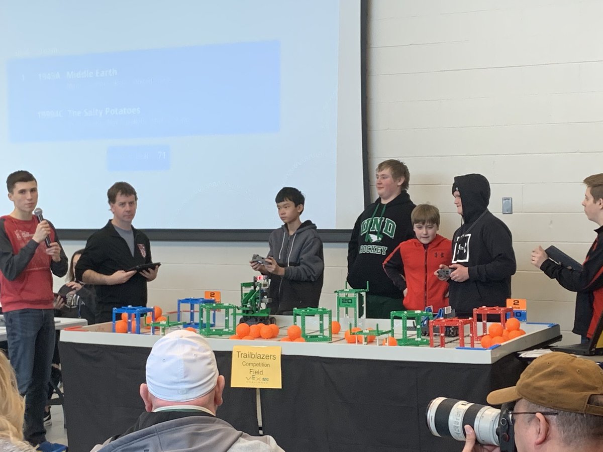 eripley's tweet image. HT to @DiscoveryVex for hosting today’s @GFSchools VEX IQ Robotics tournament and to @TheOstgarden for running the event.  So impressive to have members of the @RRHSRobots team serving as judges and emcee for the day.  #GFisCooler #TrailBlazeOn