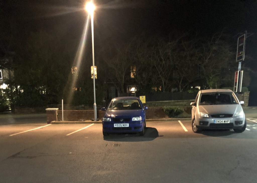 FloBernarde's tweet photo. @ParkinginSheff  hmm. Not quite. #itsreallynotthatdifficult https://t.co/ZRCcN4dBdj