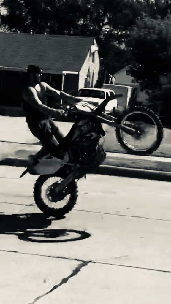 ZMcCarthy62's tweet photo. Made it to 23 today and life’s great💯🤘🏼🎉💪🏼 https://t.co/L6feLEP7EB