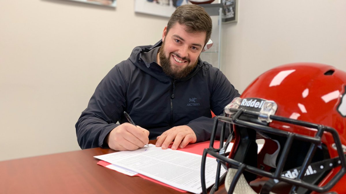 calstampeders's tweet photo. Sean McEwen signing his new deal! 📑🖋 https://t.co/DxYaTbvtOm