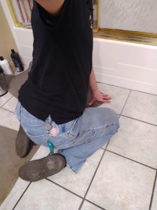 So last night I think I made a straight man question his sexuality. Me squatting on the floor working