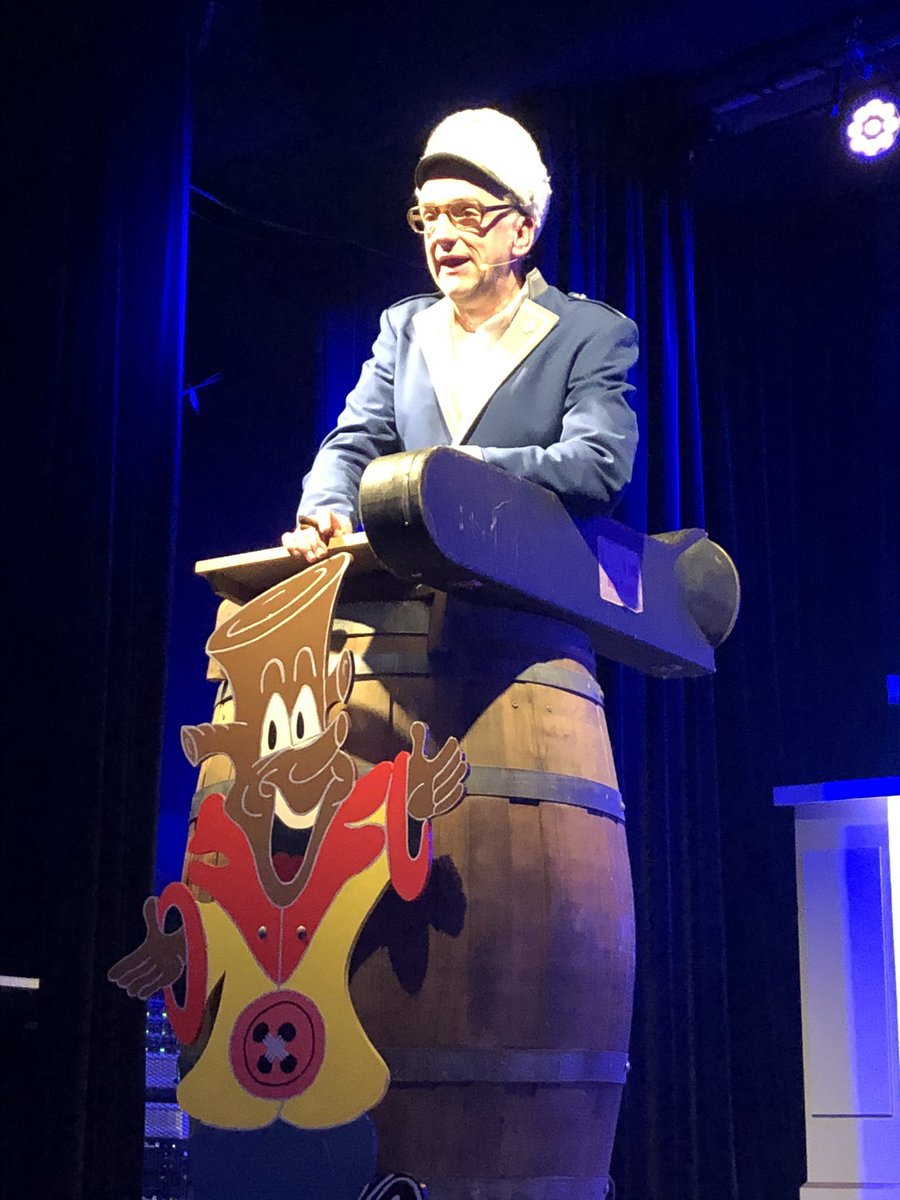 houtsekluppels's tweet photo. Onze kletsavond is begonnen met fantastisch amusement van KEPS en 2 topkletsen van @hanskeeris en @AndyMarcelissen #topavond #kletsavond #gezellig https://t.co/IjFOECeDBO