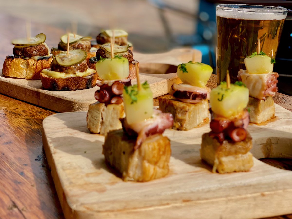 Could you imagine a better way to spend your evening? Pinxtos on pinxtos on pinxtos!! Mix and match em to get your dinner started the right way 😉