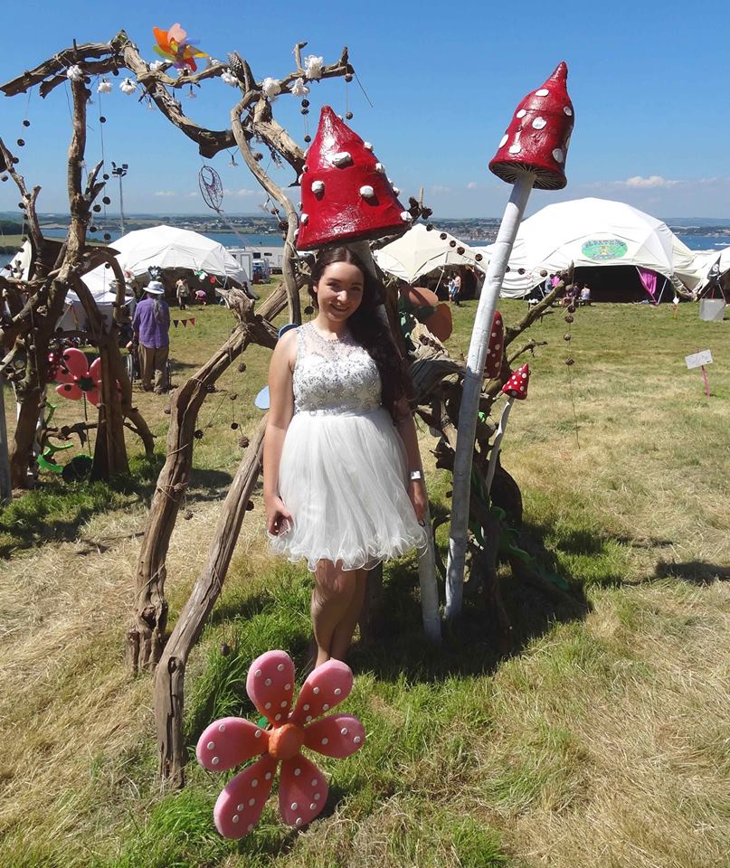 SiobhanOwenFans's tweet photo. @siobhanowen #Celtic #CelticSinger #Harpist at the 3 Wishes Fairy Festival, #Cornwall https://t.co/e0dZaEU4i7