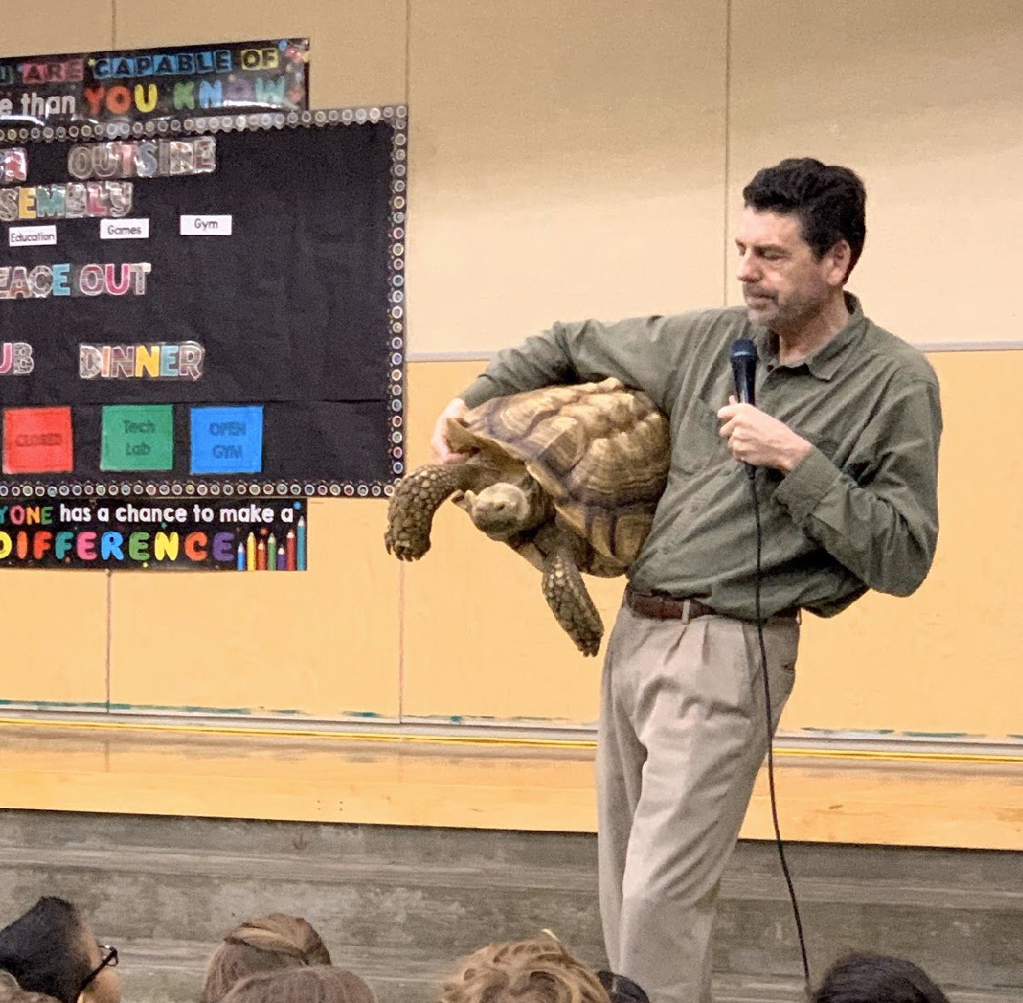 Wash_HuskiesVPS's tweet photo. Staff and students had an exhilarating Friday with Reptile Man sharing some of his friends! #reptileman #reptiles #huskylearning  #pawesome https://t.co/9ZrlFDjY4o