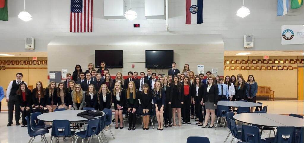 ClintonFBLA's tweet photo. We had such a good day at districts in Warrensburg on Tuesday. We had 60 people compete and 26 qualified for state! https://t.co/6yOgH02LZ5