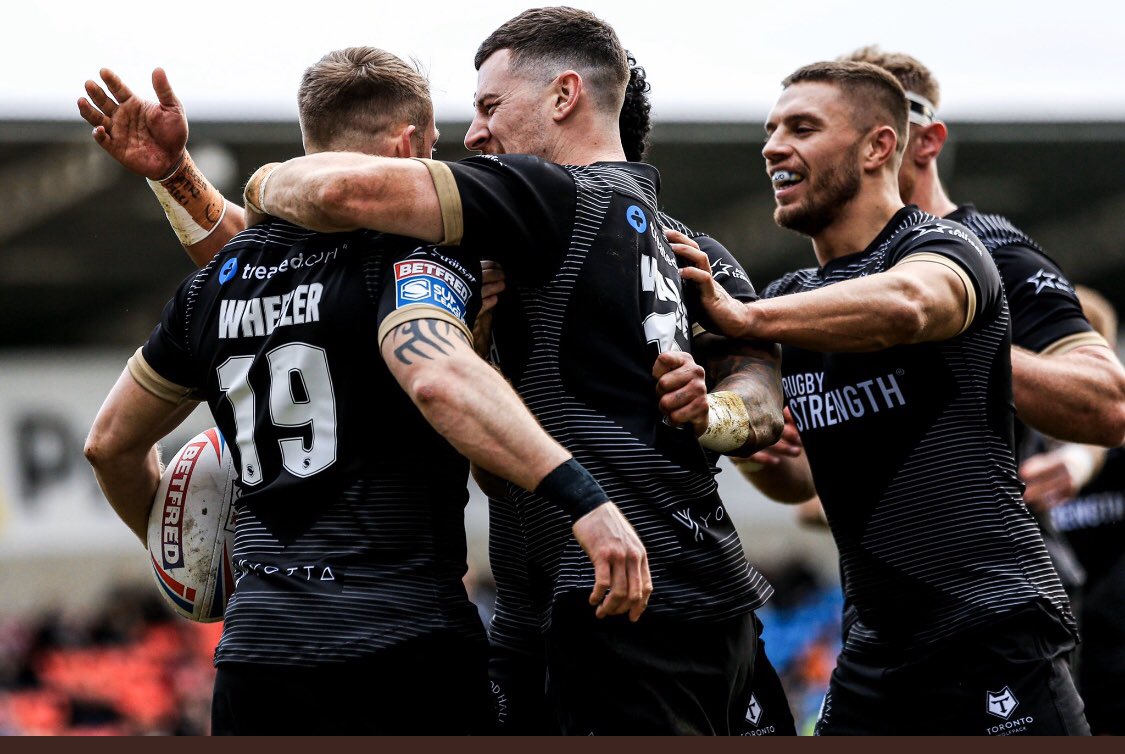 mommymar's tweet photo. ALWAYS PROUD of our Boyz!!! 🤘🏉🐺🇨🇦 Just getting warmed up!!! Next game is OURS!!! @TOwolfpack @WolfPackPackTO @yeahdamav @HakimMiloudi2 @g4wheeler6 @bradsingo @JPMellor90 @thefirstgadwin and the squad! #WolfpackUp 👍 https://t.co/PH39eG3a6E