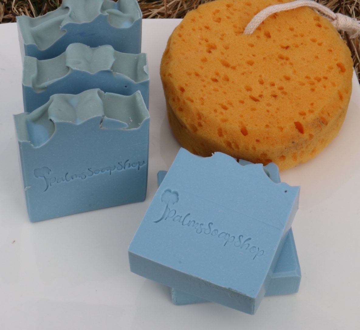 PalmsSoap's tweet photo. ๐งWhen you need a bar that is just scented enough to get that fresh n clean feel this bar is just that
Blue Coconut, check it out #bathtime #homemadesoap #cleanse #skincare #relax #gift #bath #etsyshop #artisian #coconut #bluecoconut #essentialoils #shoplocalslc https://t.co/WFEqhxPJdI