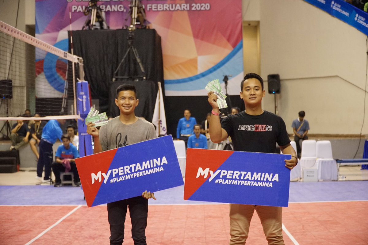 JPEVolley's tweet photo. JPE Friends, tadi sambil nunggu SET 3 dimulai pas pertandingan Tim Putra Jakarta Pertamina Energi melawan Surabaya Bhayangkara Samator, kita main games #PlayMyPertamina dari @mypertamina!!! Seru banget lho ๐
#JPEVolley #SayaJPE #Proliga2020 #MyPertamina #Pertamina135 #Call135 https://t.co/C8t9GtgnVV