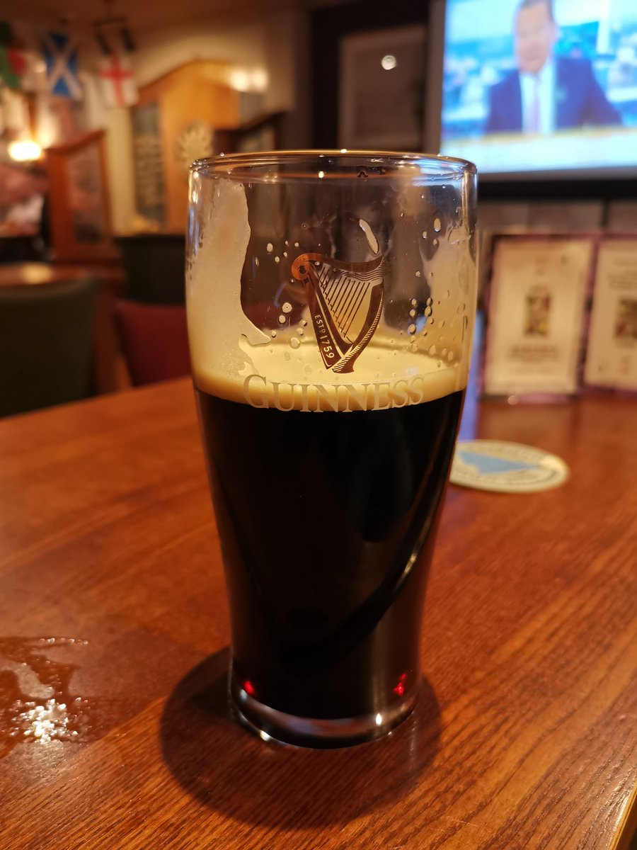 Wayne554's tweet photo. @Dancross55 Dia dhuit 🍻 https://t.co/QGh0fBuRHF