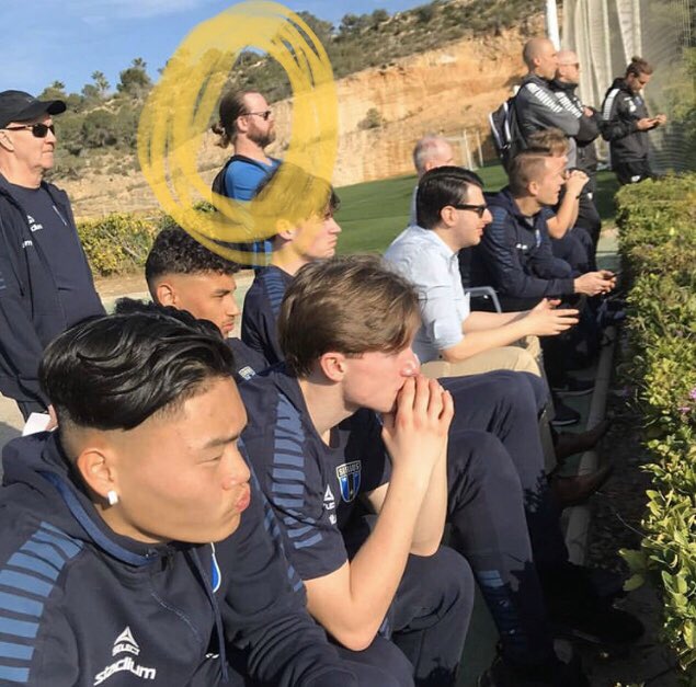SupporterArg's tweet photo. Vem fan e han? Är det där Marcus Birro? Är det ett nyvärv? Är det en matador som letar efter den starkaste och vildaste tjuren i truppen? Jag har jätte många frågor men ingen verkar ha ett vettigt svar https://t.co/IArOIICio5