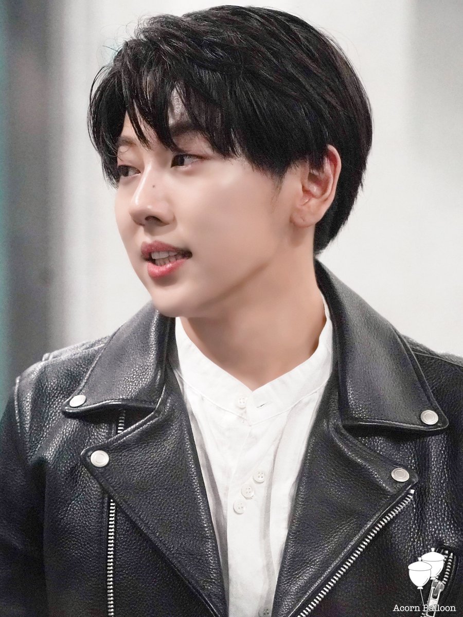 AcornBalloon's tweet photo. 191010 팩트인스타 퇴근길

🥰✨💛

#노태현 #태현 #RohTaeHyun #TaeHyun
#ノテヒョン #テヒョン #盧太鉉 #卢太铉 https://t.co/DOckQt2QB9