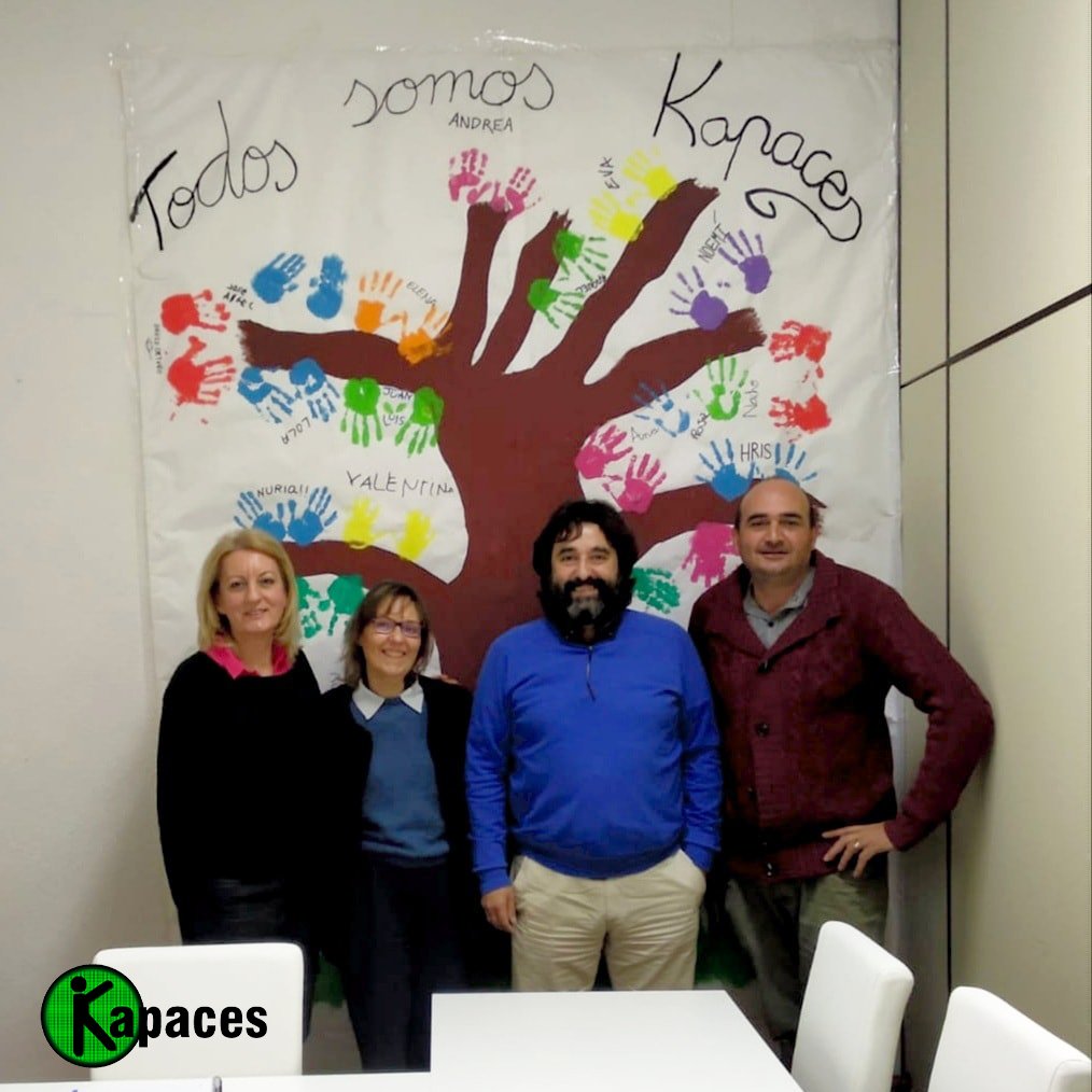 profemadera's tweet photo. 4 chicos/as de #kapaces colaborarán en la organización de nuestras próximas jornadas. Jóvenes profesionales que ayudarán seguro al éxito de nuestras próximas jornadas en Yecla ¡Gracias Kapaces!
#jornadasprofemadera #profemadera #formaciónprofesional #maderaymueble https://t.co/ao1aZero7j