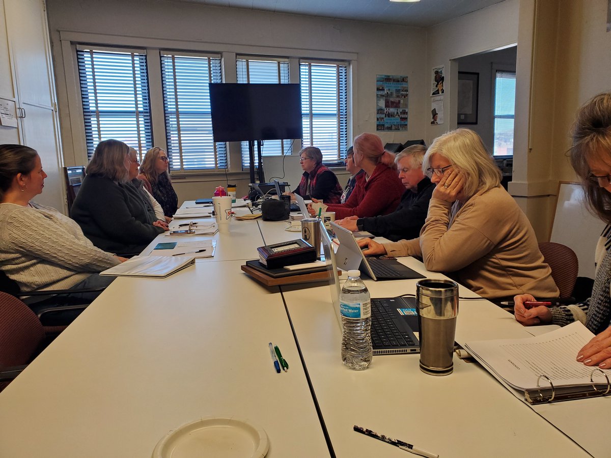 IrishCenterKC's tweet photo. Writing and Genealogy class is underway! Be sure to join us for #SecondSaturdays
#genealogy #writing #KCIrishCenter #Galway2020 https://t.co/t3pulzfKnQ