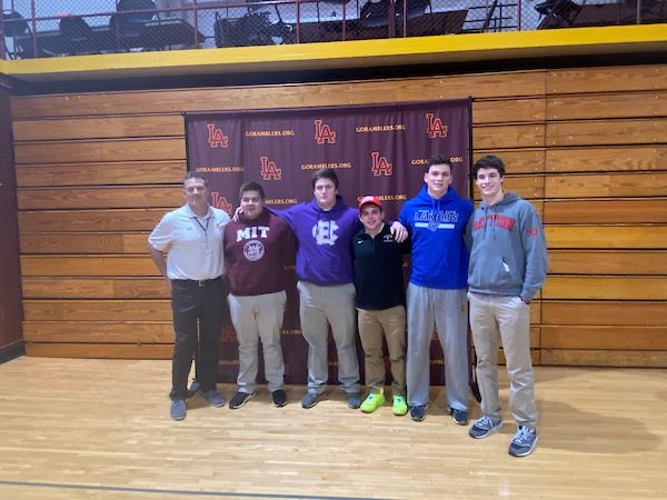 phess002's tweet photo. As of this Wednesday I am officially signed! I’m so blessed to have the support and love of everyone who helped me along the way. I want to especially thank my Coaches, Family, and Teammates. Go Engineers! @LAFootballAC @Coach_Brennan @bbubna @MITFootball https://t.co/hrF51yfUY0