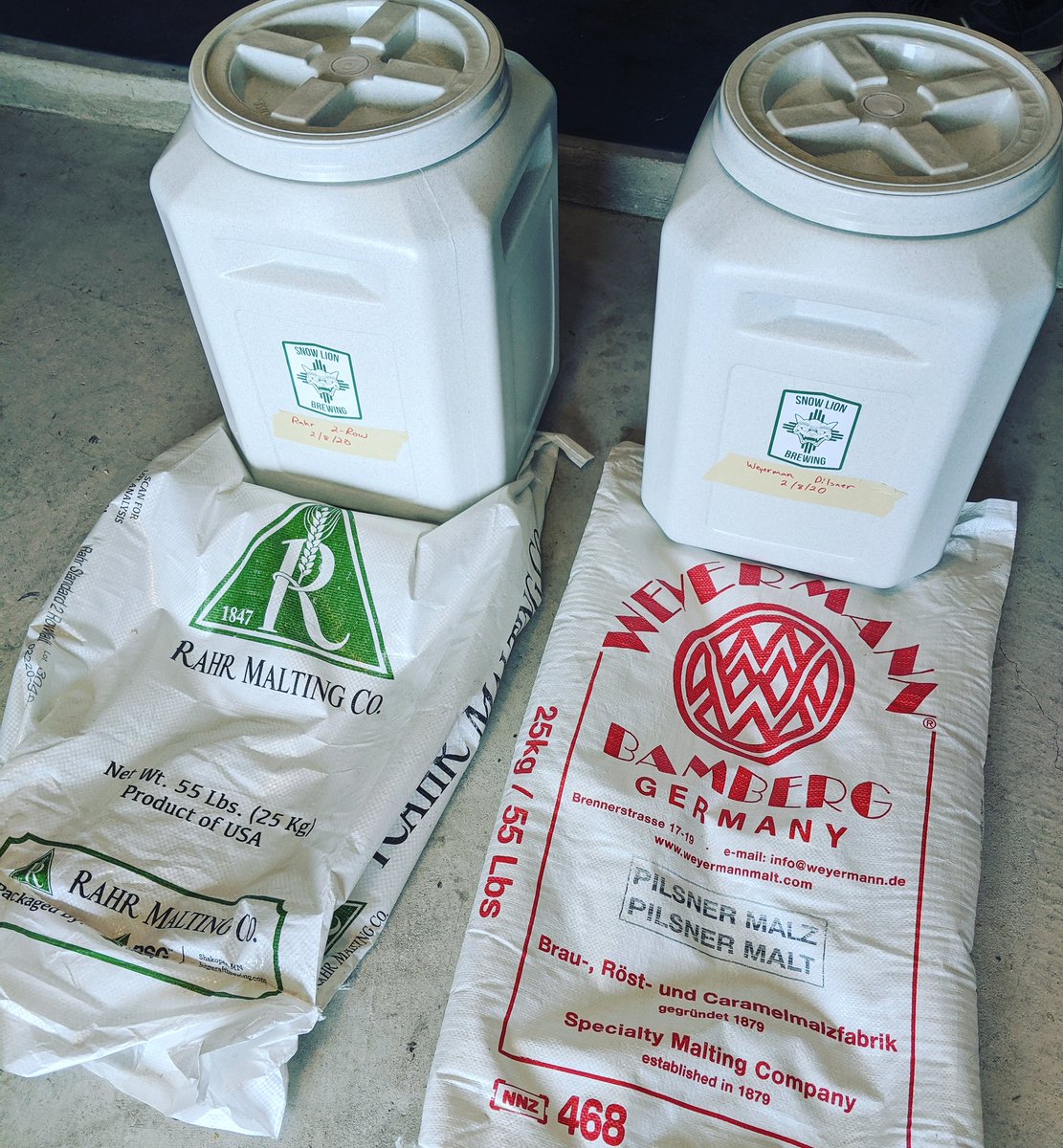 SnowLionBrewing's tweet photo. Bulk grain buy day! Base grains are restocked and ready for this year's brews. Any request? 🤔
Huge thank you to @TheBrewtorium and the Austin Zealots for setting this. 🍻 @Weyermann_Malts @rahr_malt
#homebrew #basegrains #bulkgrain #brewtorium #austinzealots #snowlionbrewing https://t.co/i0ziJqBcKm
