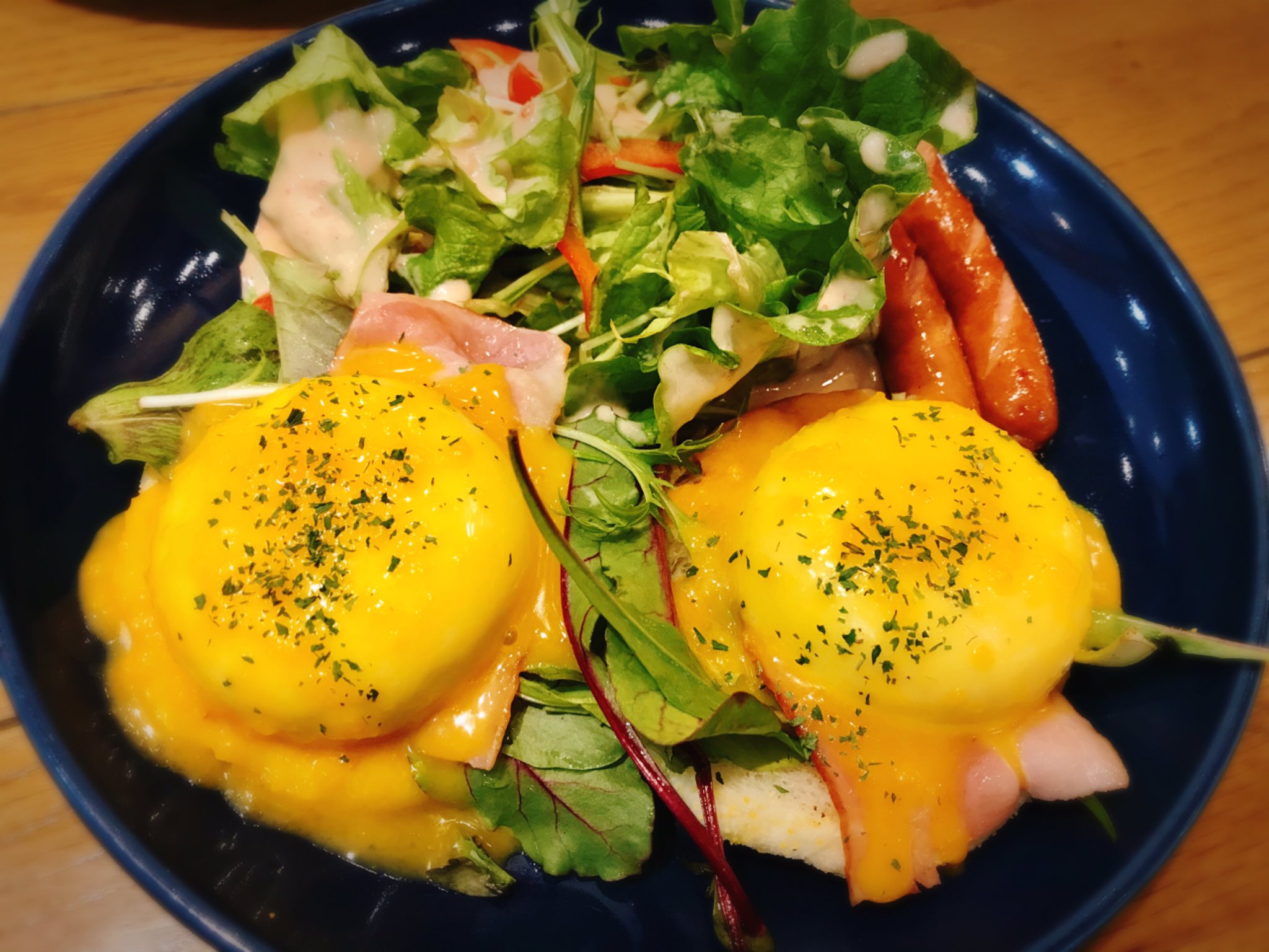 カニ玉 Pa Twitter ゆめタウン佐賀で 気になってたエッグベネディクトとパンケーキを食べる エッグベネディクトは玉子が半熟で パンケーキは付け合わせのバター メープルシロップ ホイップクリームが良いあんばいで美味しかった T Co If5vzup4oz