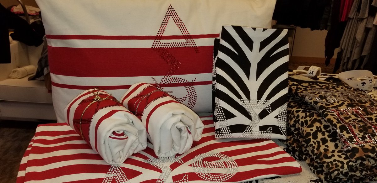 scriptuals's tweet image. #ScriptualLLC setup waiting to greet the JCAC DST Sorors at the Watermark Place, Bessemer, AL.  Will be here till 2 pm. $10.00 Table Items, $20 Closeout Tunics, Cold Shoulders, etc. #DST1913