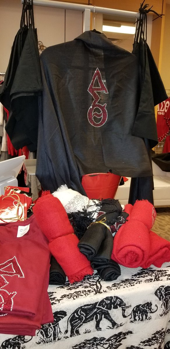 scriptuals's tweet image. #ScriptualLLC setup waiting to greet the JCAC DST Sorors at the Watermark Place, Bessemer, AL.  Will be here till 2 pm. $10.00 Table Items, $20 Closeout Tunics, Cold Shoulders, etc. #DST1913