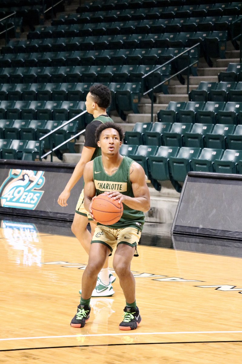 CharlotteMBB's tweet photo. Shootaround ✅ #DigIn https://t.co/7g5kZatcU8