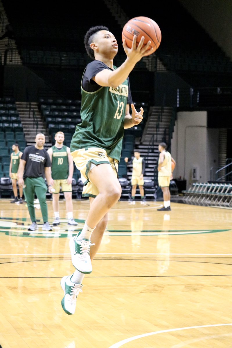 CharlotteMBB's tweet photo. Shootaround ✅ #DigIn https://t.co/7g5kZatcU8