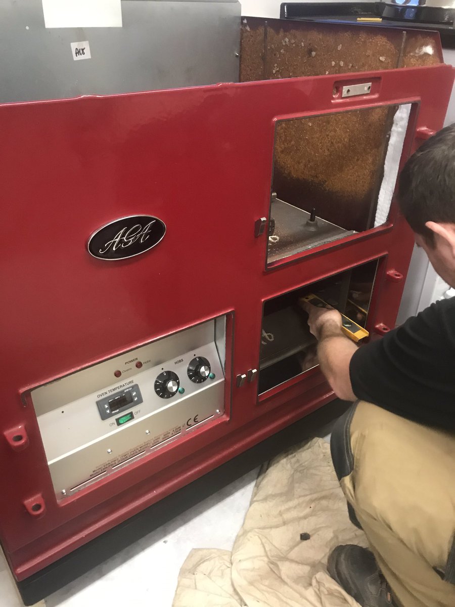 ruralranges's tweet photo. Alongside servicing and repairs we offer refurbishment, fuel conversions, installations, removals and of course our beautifully bespoke reconditioned Agas and online shop. Do get in touch to discuss your requirements 07984588078 info@ruralranges.co.uk https://t.co/PYjJipXyVS https://t.co/PzSsRGlrZV