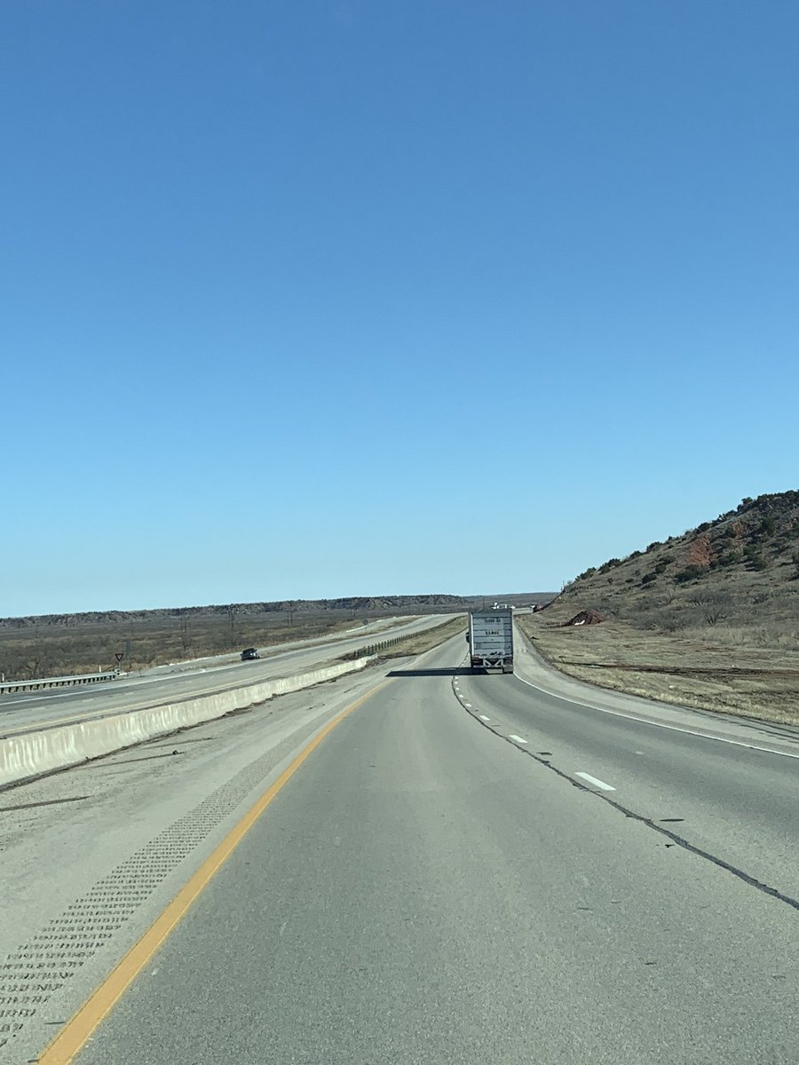 MSChavez_Gilly's tweet photo. On the road headed to @mirandalambert  concert tonight!!! Super excited!!!! #solotraveler #wildcardtour #roadtrip #MirandaLambert #ontheroadagain #prettybitchin #lifesprettygoodifyouliveit https://t.co/pcvXJv9HGM