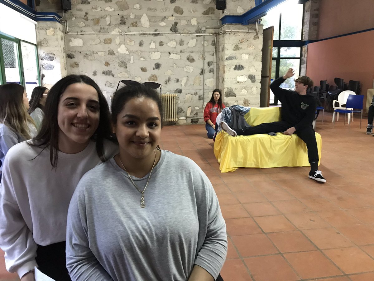 👉🏻Cap (de setmana) a la Trobada - Moraira
#trobadateatrejove 
<a href="/GVAivaj/">GVAivaj</a> 
<a href="/e_inestable/">proyecto inestable</a> <a href="/Tomas_Mestre/">Tomas Mestre</a> <a href="/jacobo68708942/">jacobo</a> 
📚Caliente, caliente d’Ernesto Martín @teen_theatre 
▶️IES Santa Pola
Optativa Arts Escèniques i dansa 4t ESO 
🤳🏼#teatroenlaeducación
🎭#teatreAlesAules