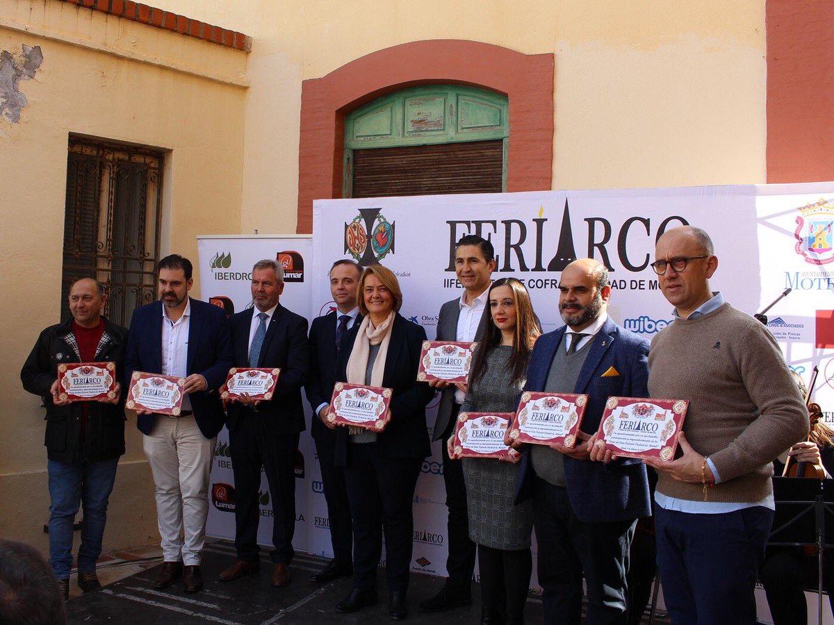 Solo podemos mostrar nuestro más sincero agradecimiento a todas las Cofradías, instituciones y patrocinadores que habéis hecho posible FERIARCO. Para hacer algo grande se necesita al lado a un gran grupo humano de personas dispuestas a apostar fuerte.  ¡Gracias a todos! 😉