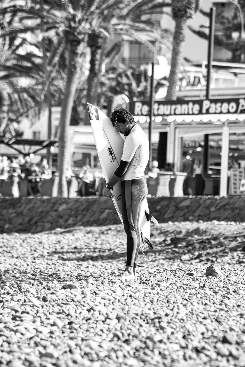 quekasurfer's tweet photo. El nacional Bryan Pérez, llegó a tercera ronda en Tenerife, España. Siguiente parada del @wsl es @WSLBrasil @indeselsalvador https://t.co/tjPknIwxXL