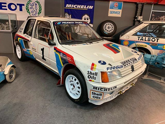 racebreakfix's tweet image. Peak WRC, I love it when race cars are displayed with all their scrapes and bruises. Bonus points for the speedline wheels 😍 ift.tt/2tFHcPs