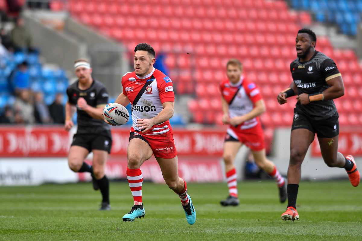 SeriousAboutRL's tweet photo. 🗣️ “It was a must-win game” – Watson pleased as Salford off the mark against Toronto
🏉 They were made to work for the victory.
📰 READ: https://t.co/wubJZFk9FV
#RugbyLeague #SuperLeague #SLSalTor https://t.co/mDNKao0WG9
