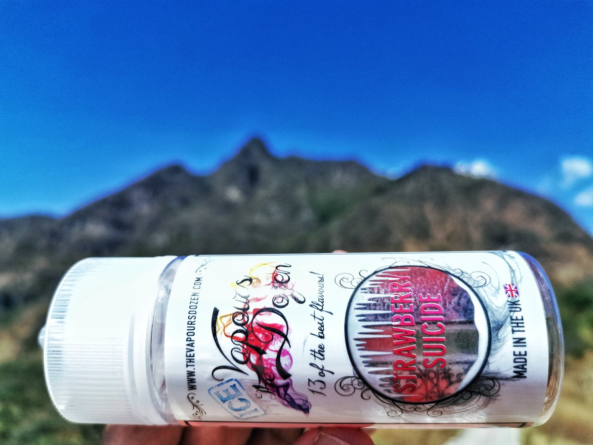 TheVapoursDozen's tweet photo. Strawberry Suicide 🍓🍍❄️

Sweet strawberry and juicy pineapple with a cool hit!

Can you spot the 'Indian Nose'?
#vape #vapers #vapeon #elqiuid #thevapoursdozen #vapelife https://t.co/hpOXf1eaAb