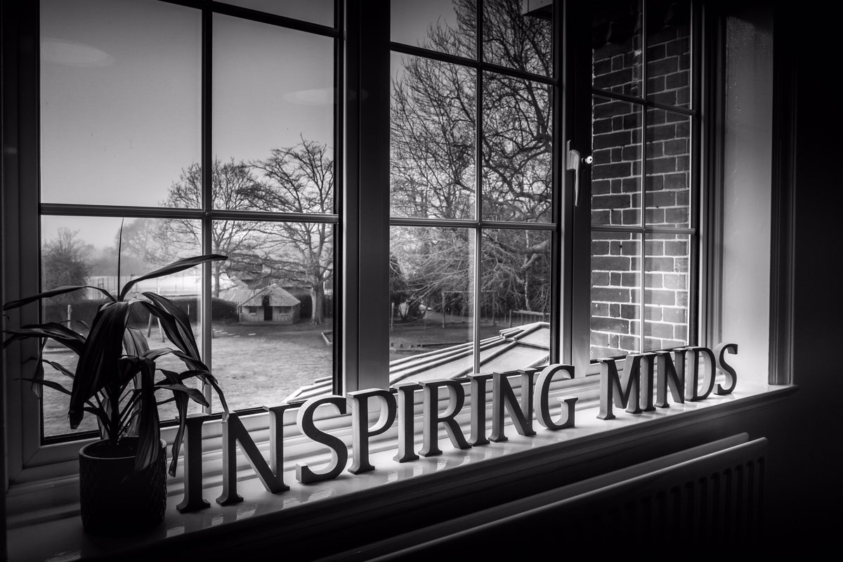 chefsteveCF's tweet photo. These winter mornings really make me appreciate this beautiful school and grounds how lucky i am to be apart of its success.@ChartwellsInd @NicolaCowellCF @CoworthFlexSch https://t.co/OiN5rFj54f