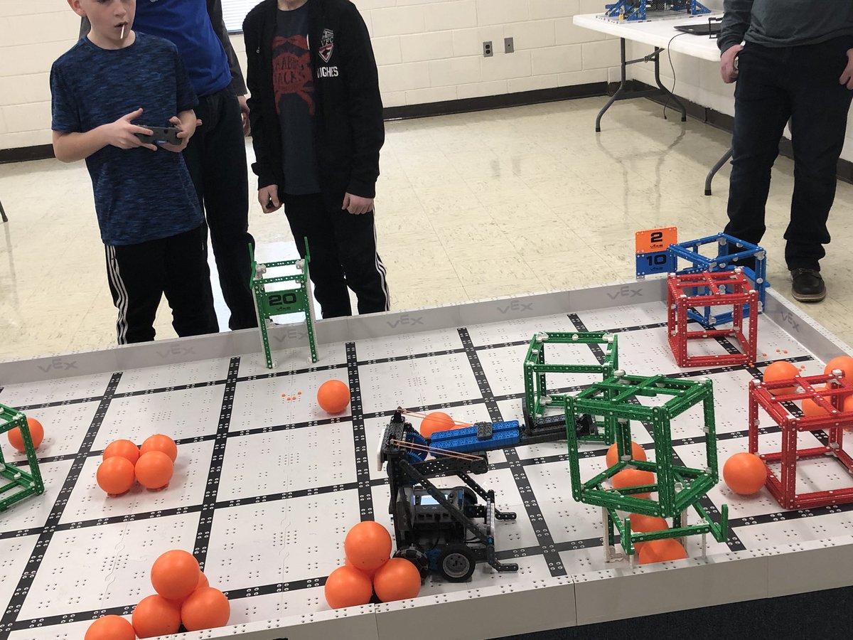 AmazingTeamwork at the Vex IQ qualifier today!