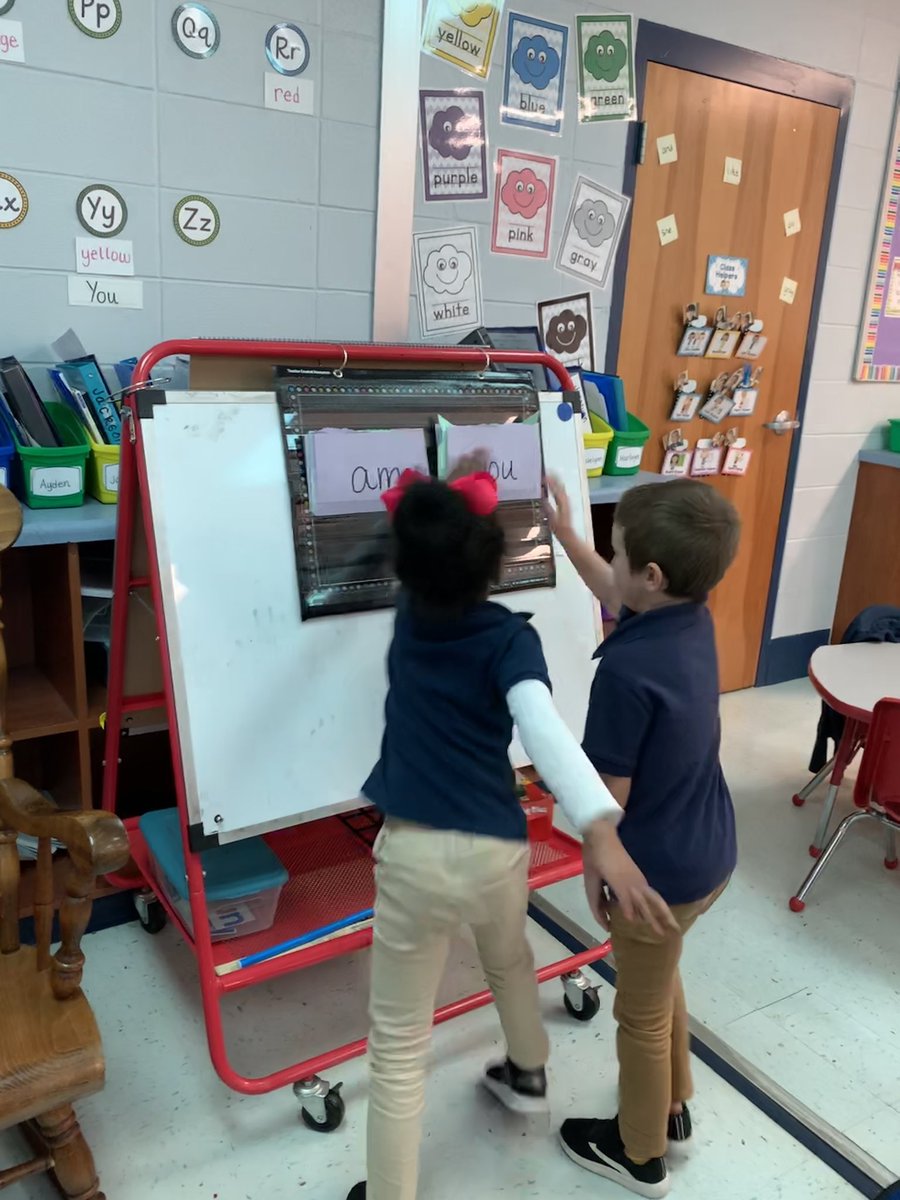 lisaryoung's tweet photo. Students reviewed their sight words by playing slap a sight word game! @CollierES #learningisfun #sightwords https://t.co/ITe87E8Ke0