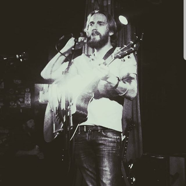 MartinJ_Music's tweet photo. A big thank you to smithsoldebar, shanesmithmusic, and the great crowd who came out last night. Thoroughly enjoyed it. #martinjosephmusic #livemusic #singersongwriter #shanesmithandthesaints 📷 lancebylancelowrie https://t.co/Hk4oC5oRWV