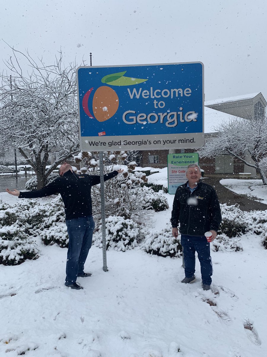 JimSalisbury215's tweet photo. Tough sledding.
#MakingTheTrip
@NBCSPhilly @Wawa https://t.co/w0I59EAwCQ
