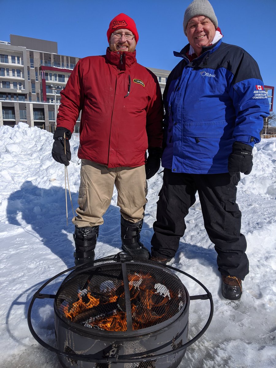 AltaVistaWard18's tweet photo. We're keeping warm in Sandalwood Park by dancing and roasting marshmallows with @69thScout troop. Stop by and say hello! https://t.co/UQkLVsUtr0