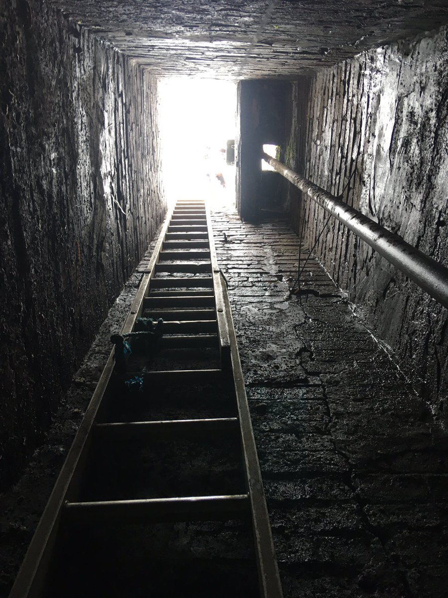 FoxtonLocks1's tweet photo. @Biggsy2016 Here’s a picture of the access from the bottom looking up to the top. https://t.co/i1yXtYQvIH