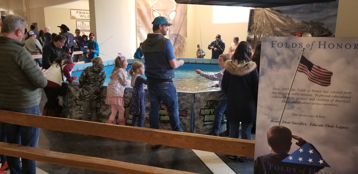 ArmyBassAnglers's tweet photo. Its a packed house &amp; the fish are biting at the 2020 San Antonio Stock Show &amp; Rodeo #ArmyBassAnglers Kids Fish Tank today.

Be sure to come on out &amp; meet the Pros frkm WFN - World Fishing Network hit TV Show #StrikeKings #FORCEonFORCE and lets Rodeo San Antonio--HOOAH! https://t.co/NLtg5ghcDL
