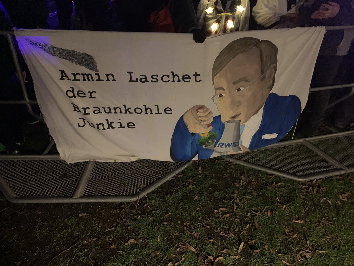 DanniPilger's tweet photo. Videos ab Montag hier https://t.co/2ScKCx63Om #alledörferbleiben #fridaysforfuture #Aachen #manheim #morschenisch #keyenberg #kohlejünger #Kohleausstieg #Klimakrise #hambibleibt #kuckum #berverath #eurogress #arminlasset #arminlaschet #NieMehrCDU #nrwe #arminszeugnis https://t.co/Rv7A1fWEH3