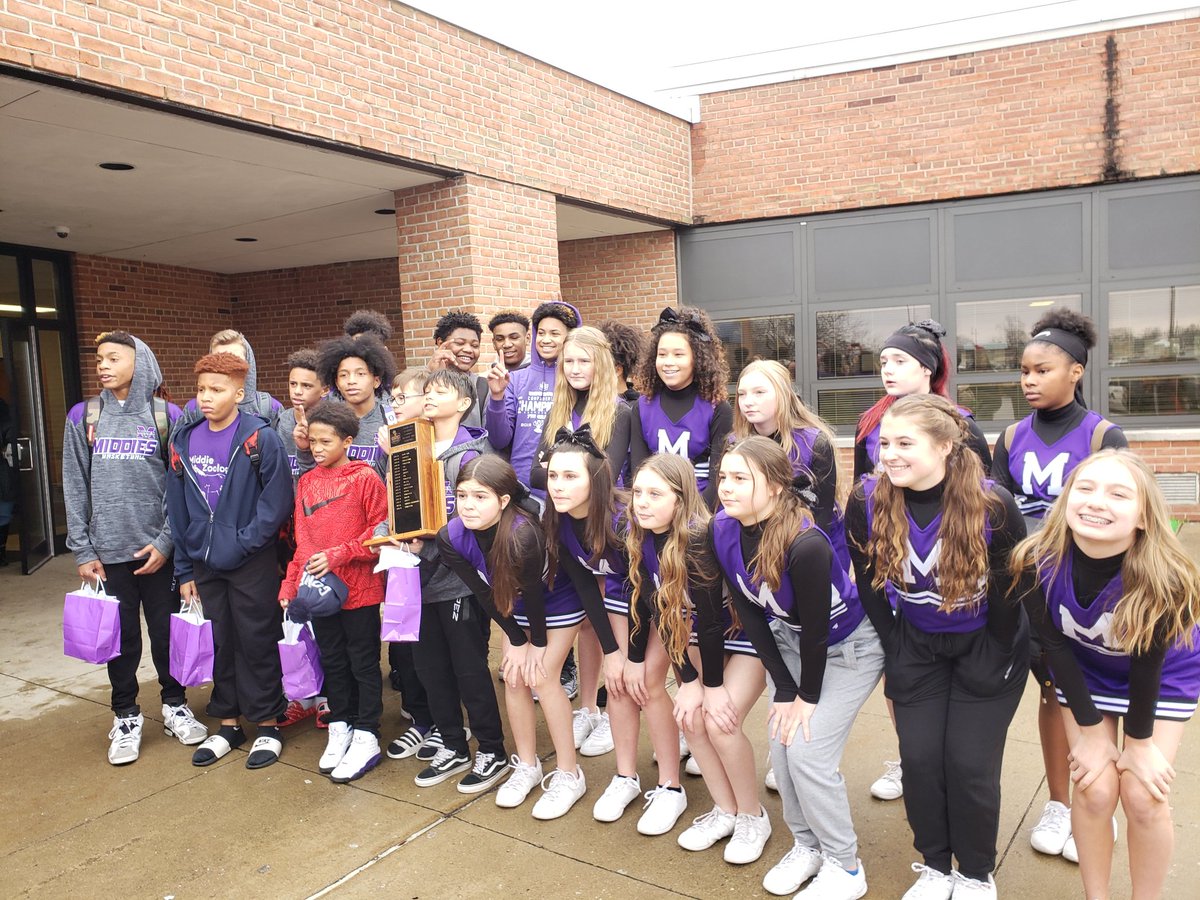 MBBMiddies's tweet photo. Great Day to be a Middie! #MiddieRising @midtownmiddies @mms @MiddletownOH https://t.co/o8c0Ht3QQV