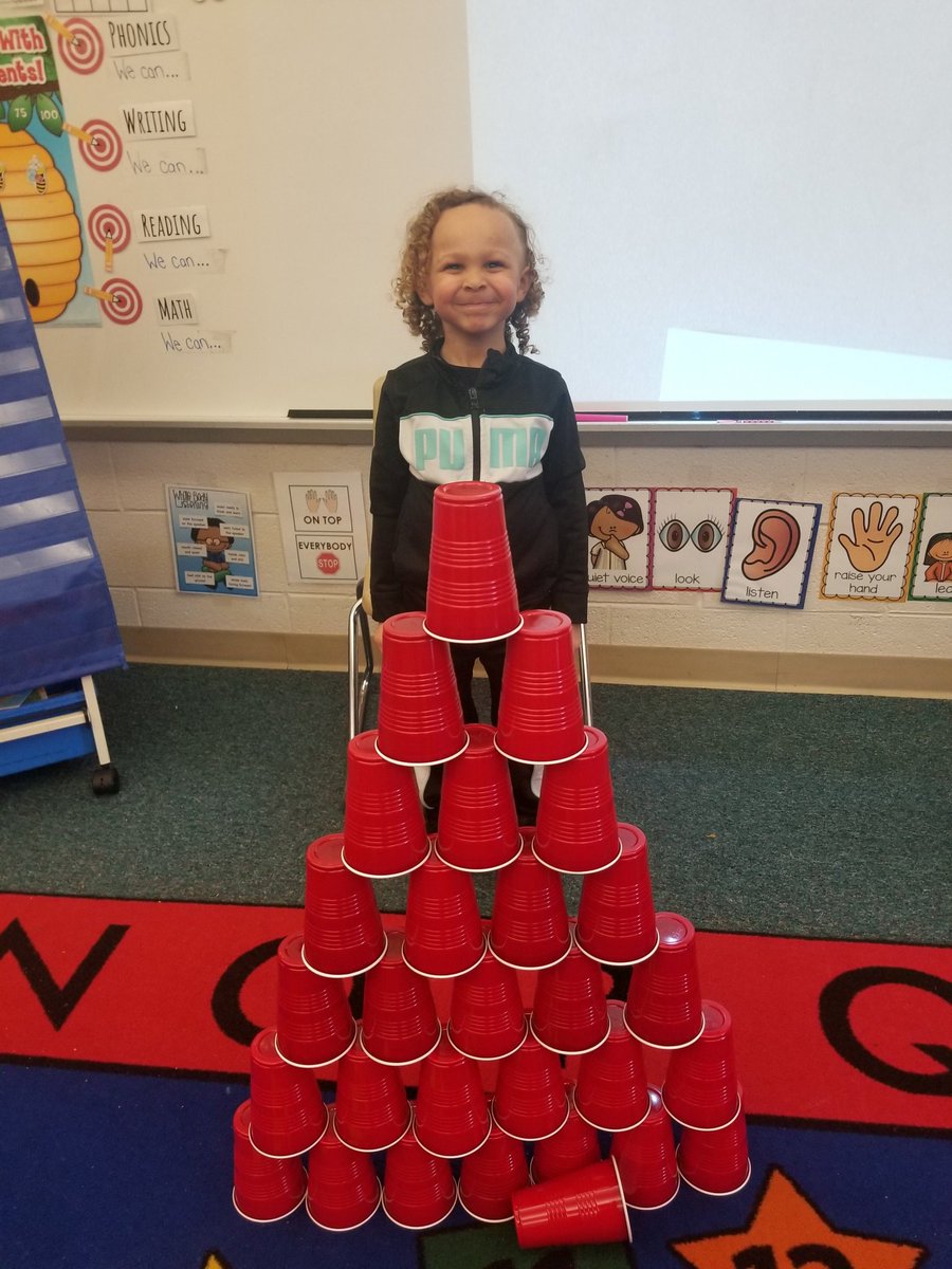 100th day of school festivities with my favorite little ones! Way to go K students😊 <a href="/HWE_Hawks/">Hickory Woods Elem</a> <a href="/WalledLkSchools/">Walled Lake Schools</a>