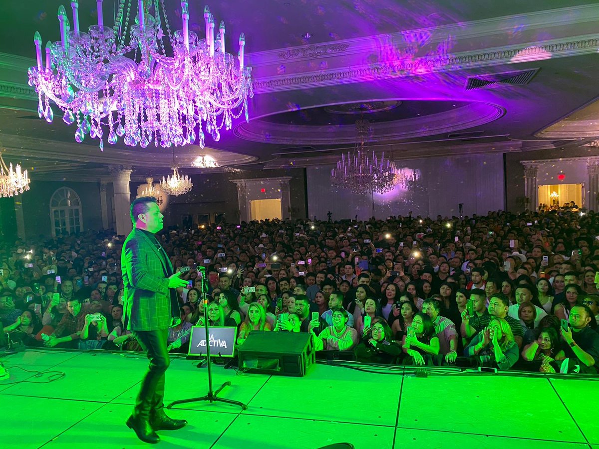 Ustedes los fans son la razón por la que me subo con tanto ánimo a cantar, gracias por su cariño 🙌🏼 #lupeguevara #lavozoficial #BXS #bxsbryndisxsiempre #LakewoodNewyork