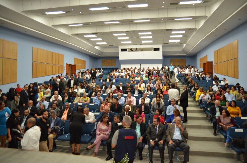 Urologodrperezg's tweet photo. La @DuarteAhorros  Felícita a la @ucneenlinea  por la inauguración del #Teatroregionalnordeste https://t.co/mw5brhLfhk